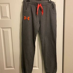 Grey low rise under armour sweats (joggers)